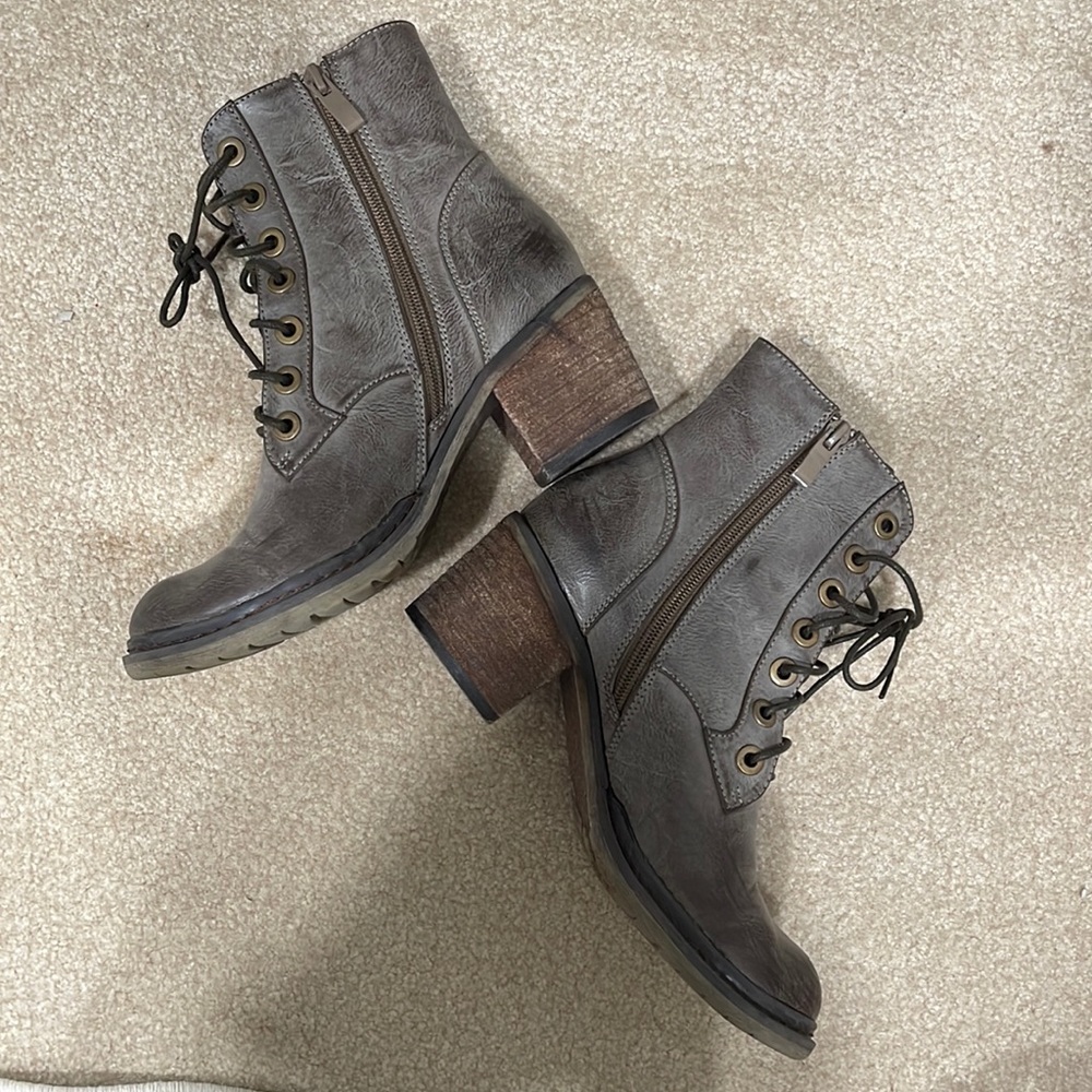 Steve Madden Taupe Lace Up Booties